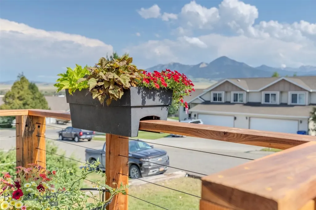 1305 Emigrant Lane Livingston MT 59047