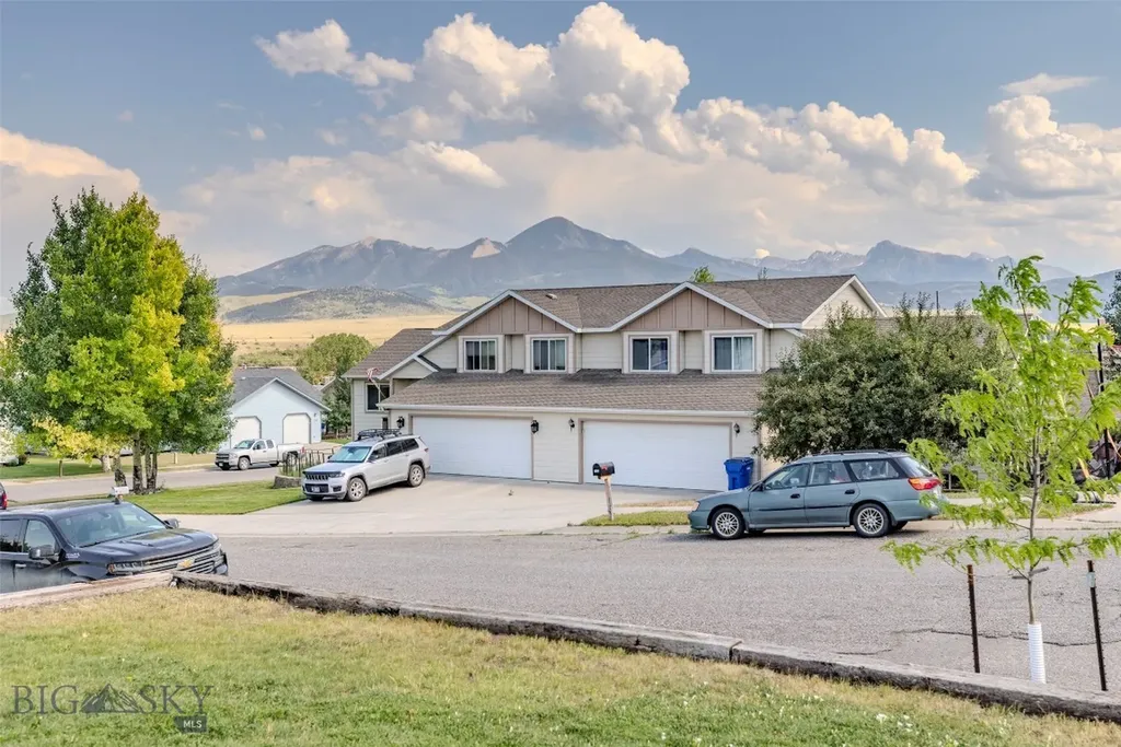 1305 Emigrant Lane Livingston MT 59047