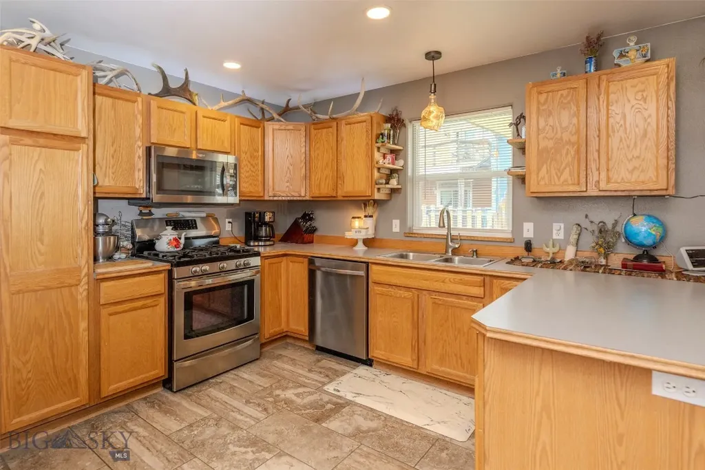 1305 Emigrant Lane Livingston MT 59047