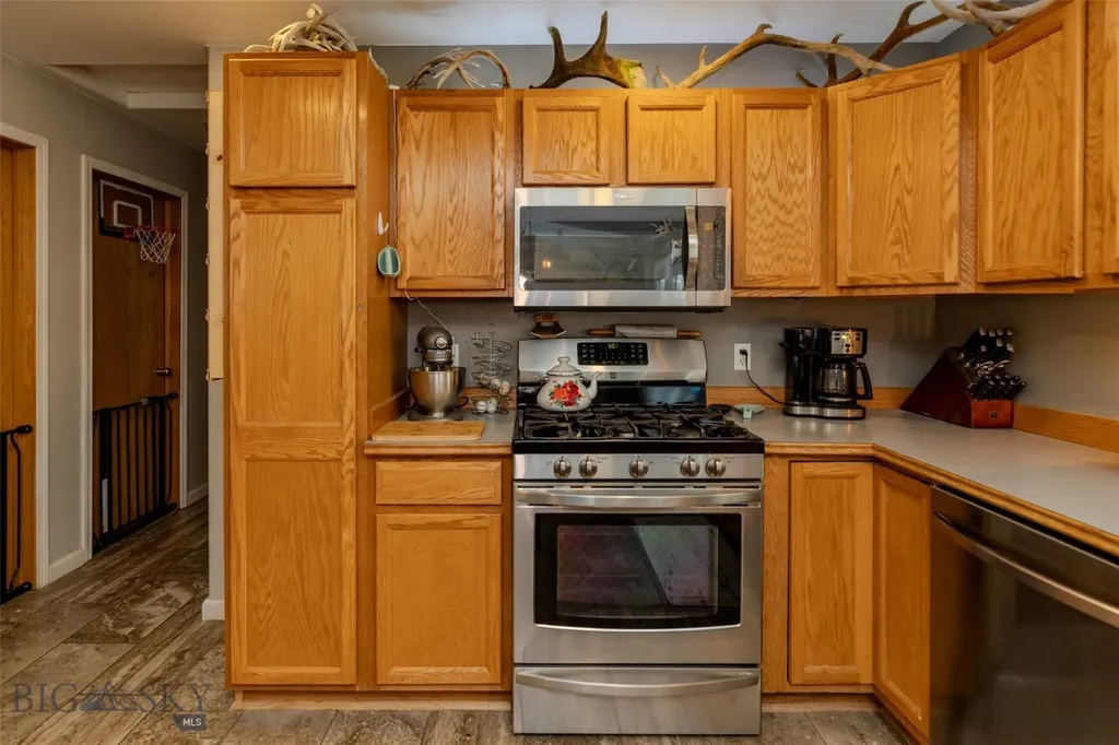 1305 Emigrant Lane Livingston MT 59047