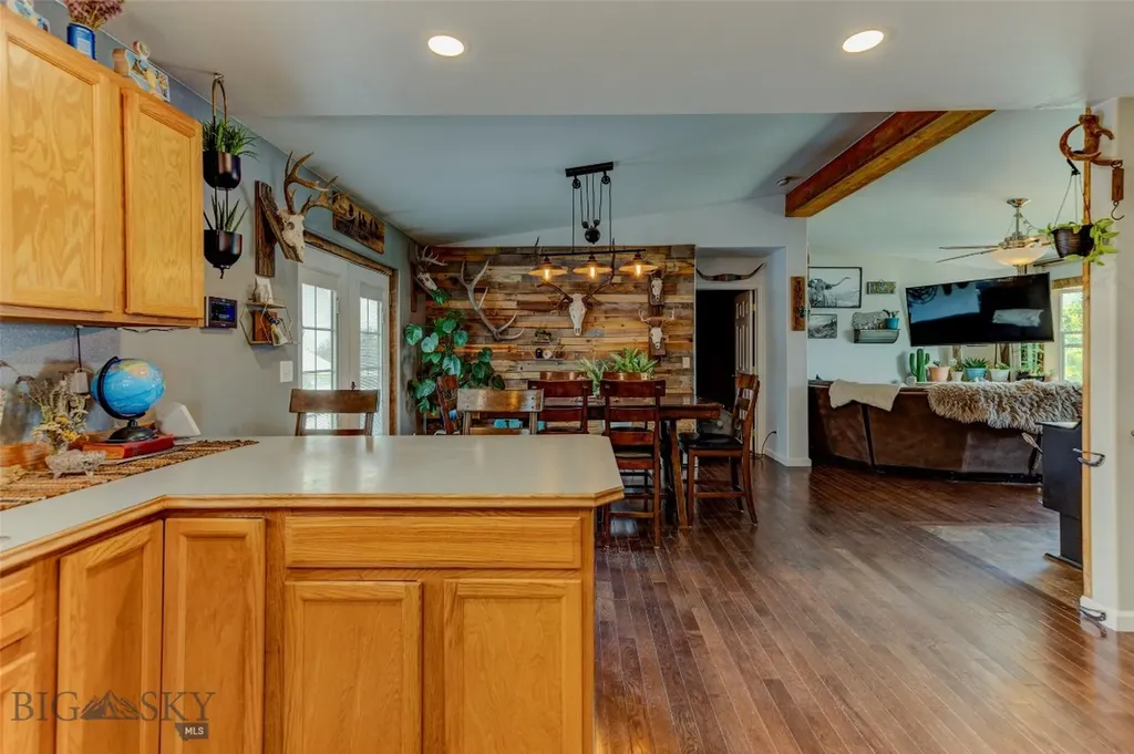 1305 Emigrant Lane Livingston MT 59047