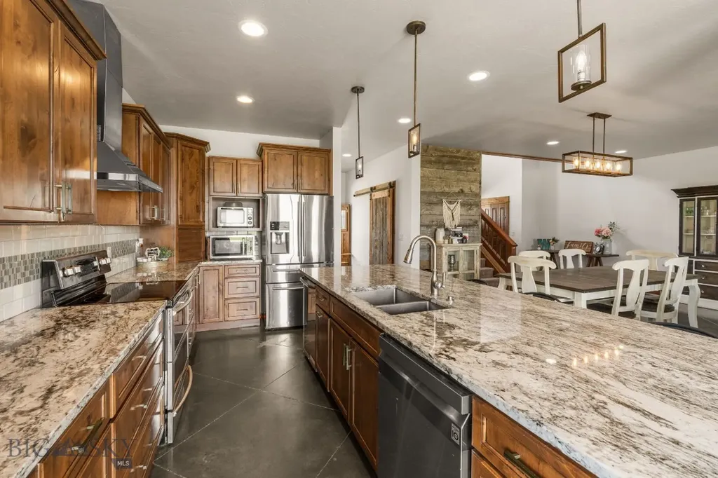 407 Lost Fawn Trail Belgrade MT 59714