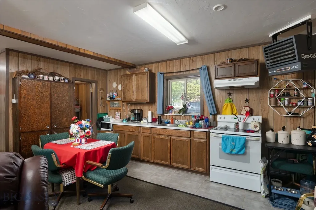 625 Firehole West Yellowstone MT 59758