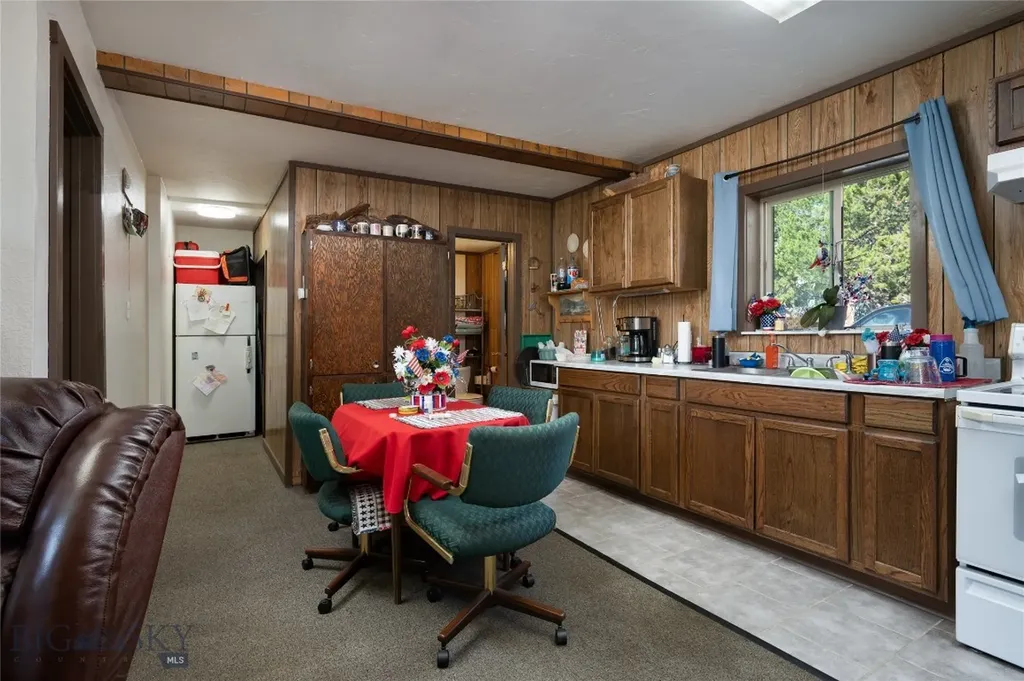 625 Firehole West Yellowstone MT 59758