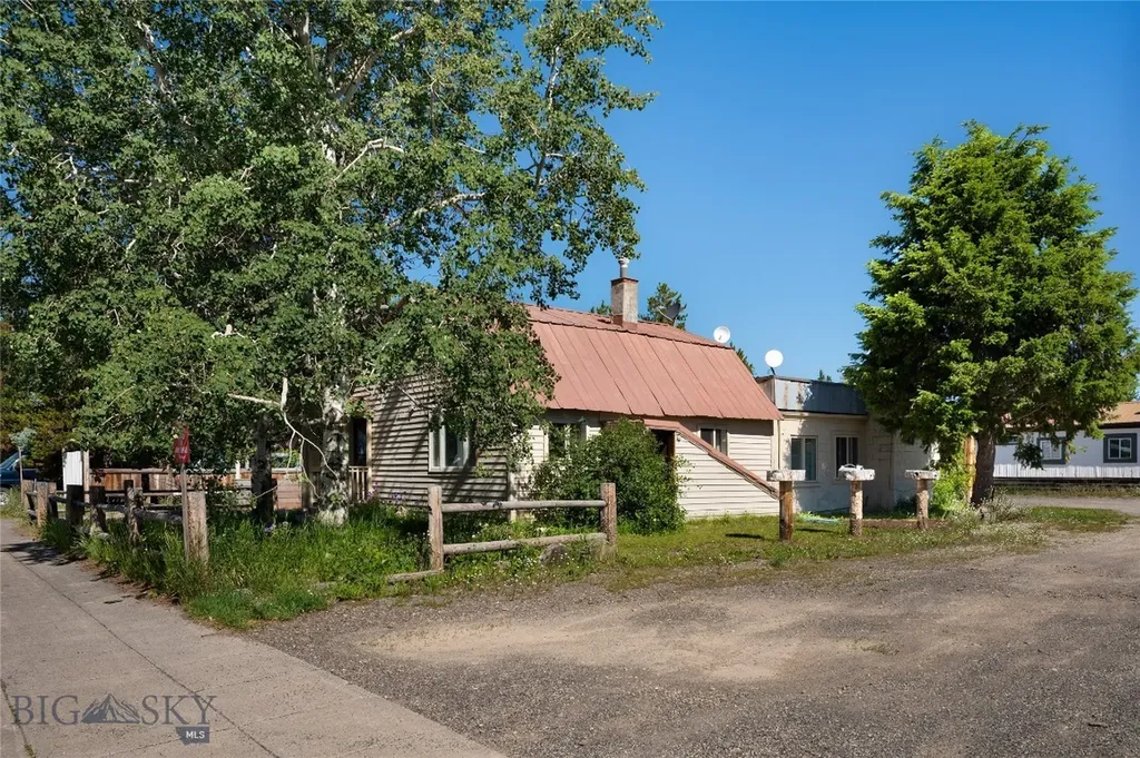 625 Firehole West Yellowstone MT 59758