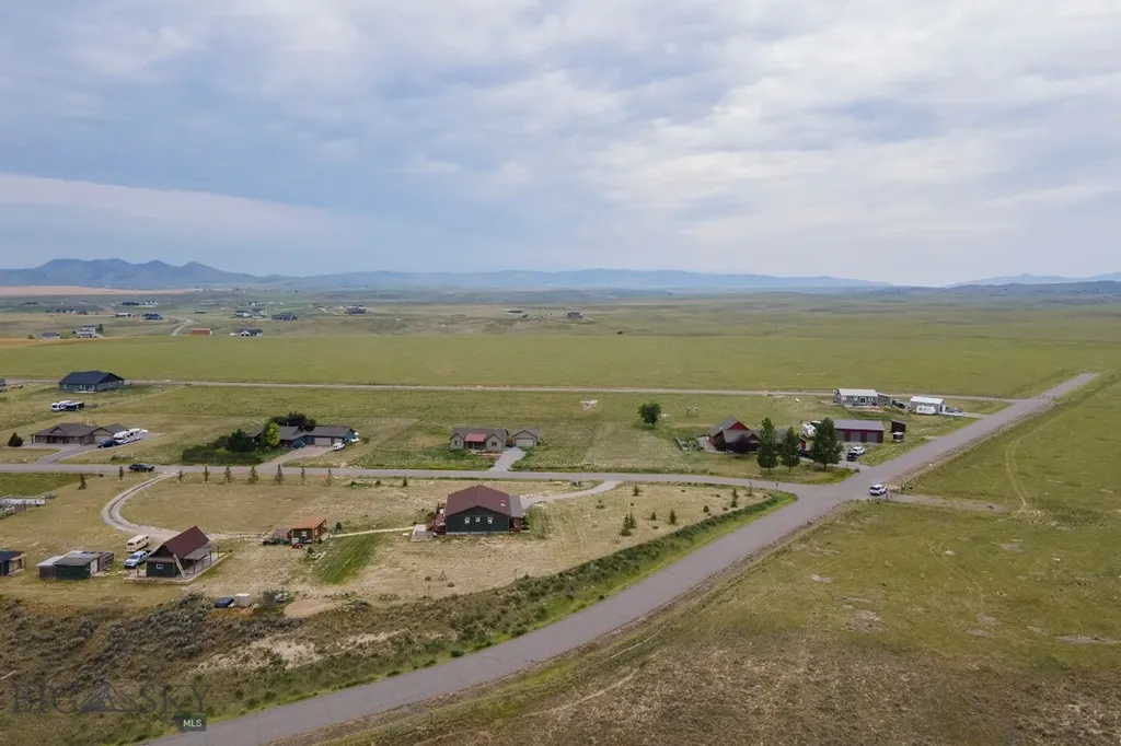 66 Red Shoulder Lane Three Forks MT 59752