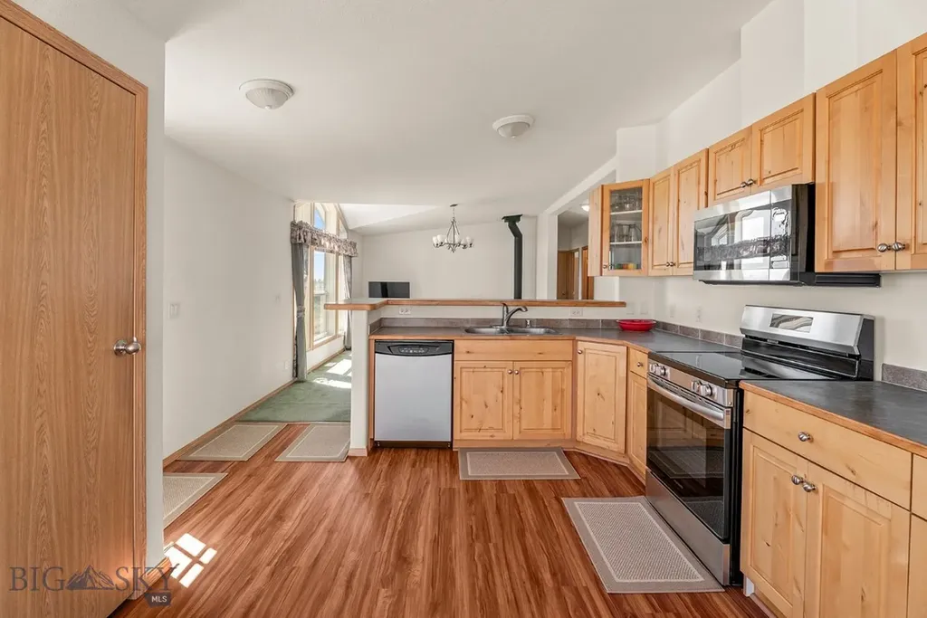 123 Weasel Creek Winston MT 59647