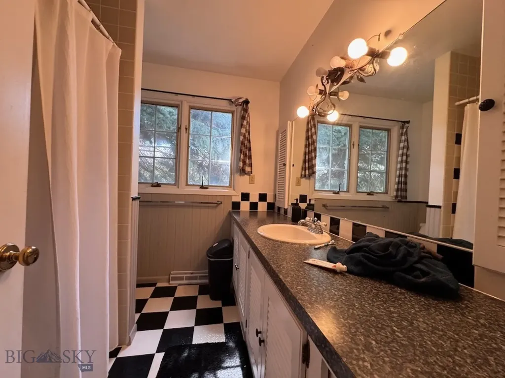 111 Circle Bozeman MT 59715