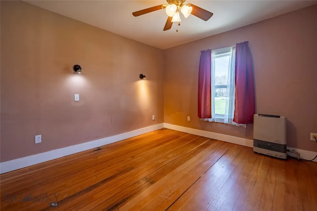 104 1/2 N K Street Livingston MT 59047