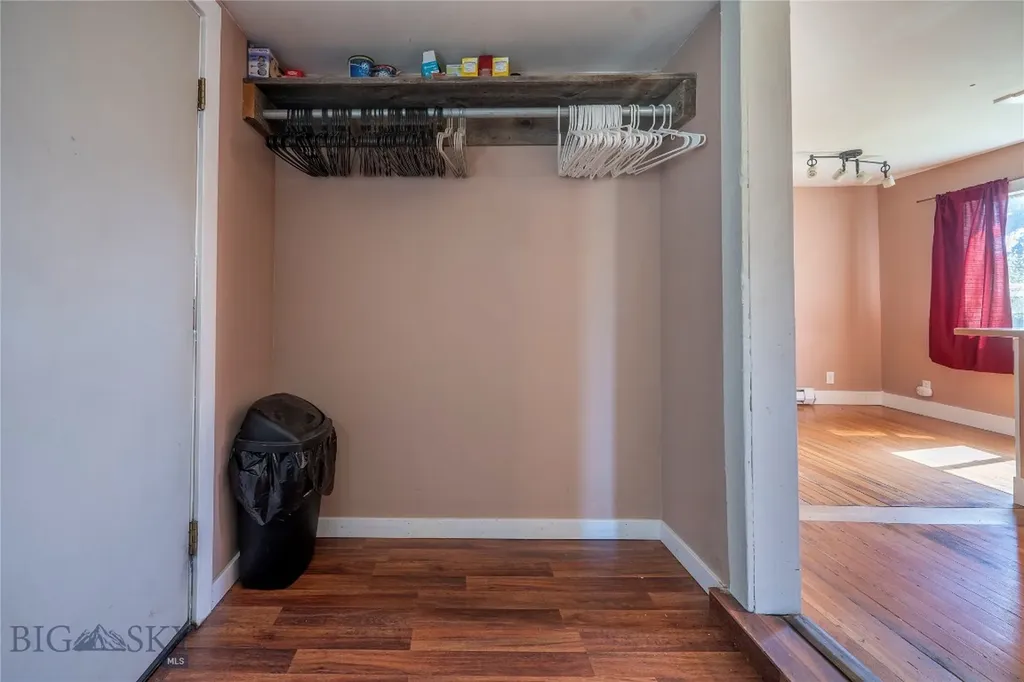 104 1/2 N K Street Livingston MT 59047