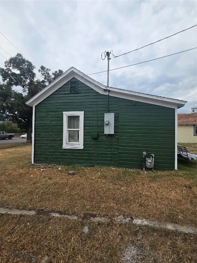104 1/2 N K Street Livingston MT 59047
