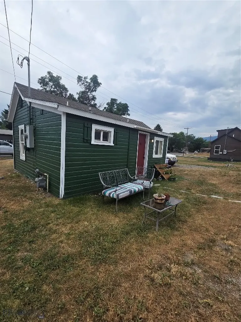 104 1/2 N K Street Livingston MT 59047