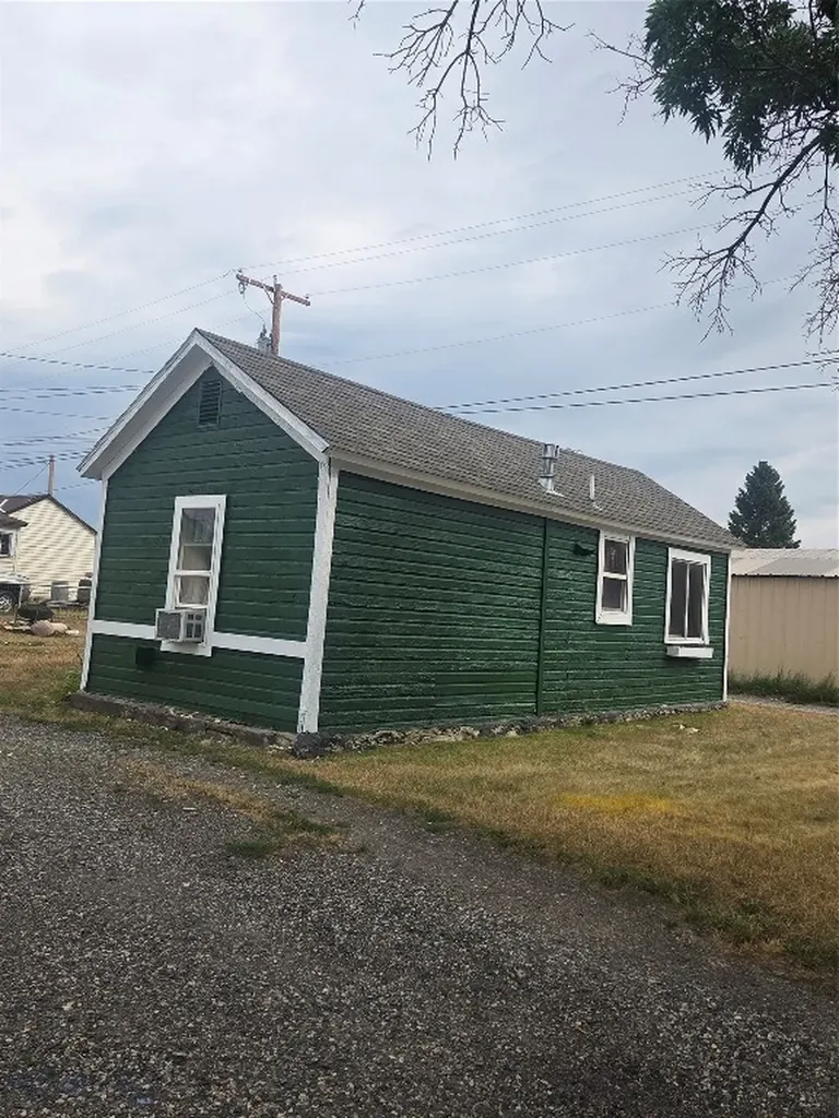 104 1/2 N K Street Livingston MT 59047