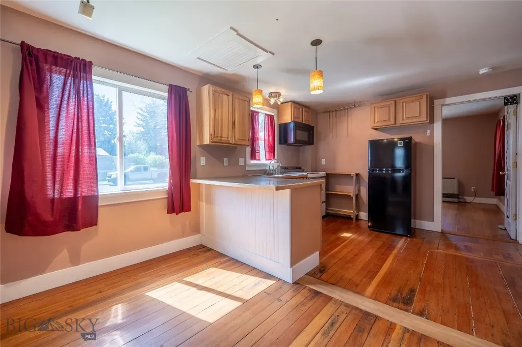 104 1/2 N K Street Livingston MT 59047