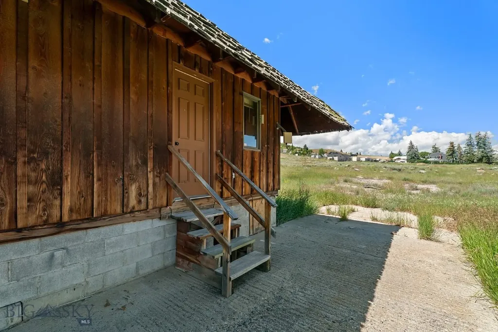 390 Holmes Avenue Butte MT 59701