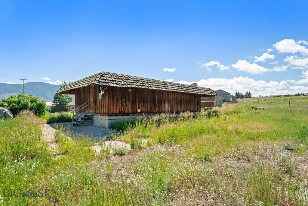 390 Holmes Avenue Butte MT 59701