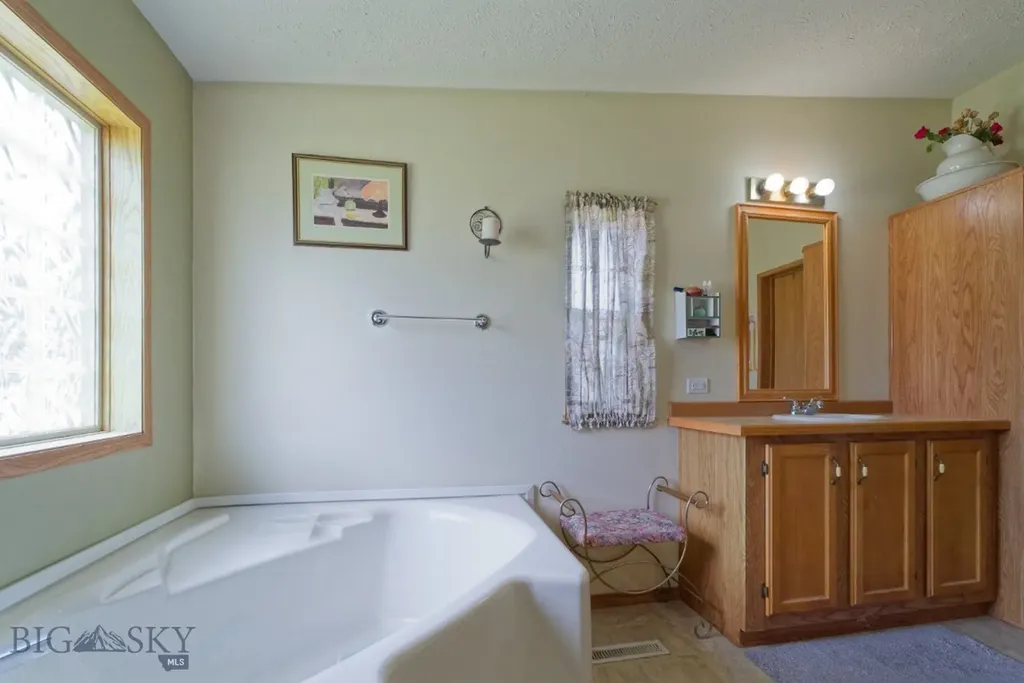 4852 S Warren Butte MT 59701