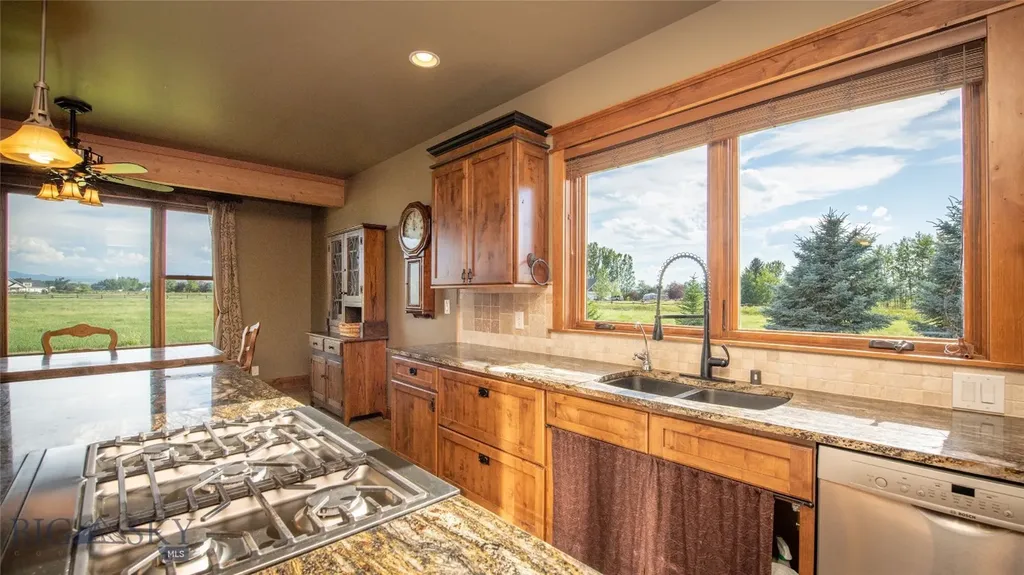 40 Wapiti Way Bozeman MT 59718