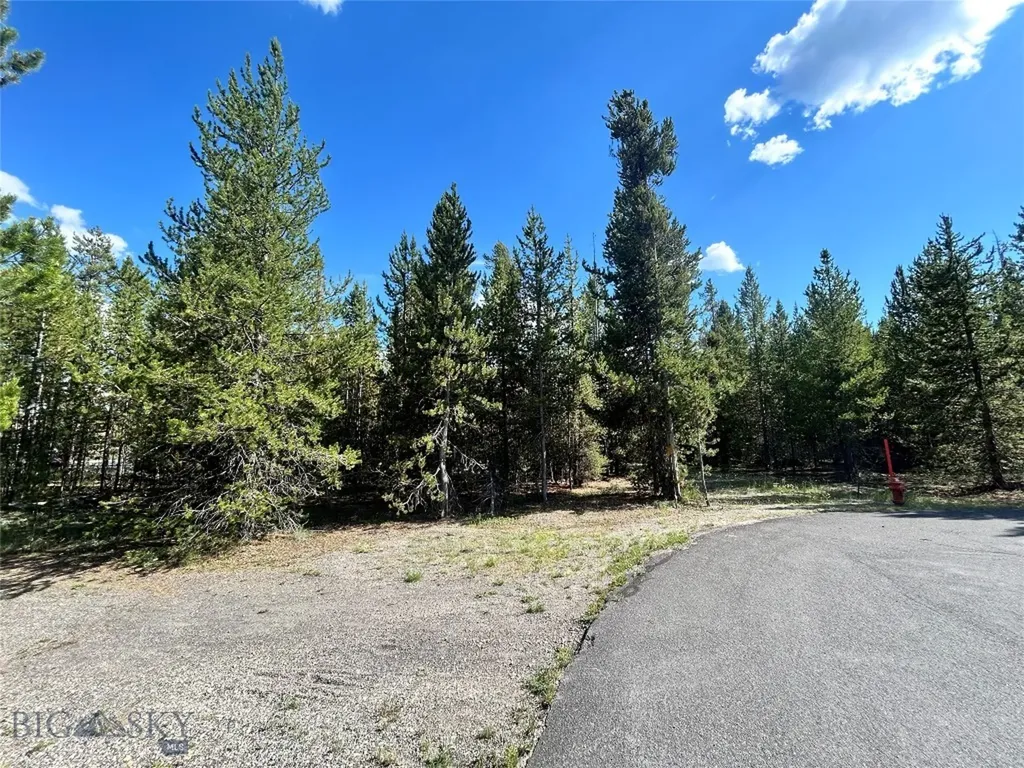 518 Apollinaris West Yellowstone MT 59758