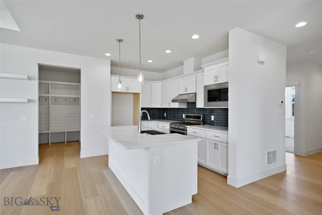 1503 Beeker Lane Belgrade MT 59714