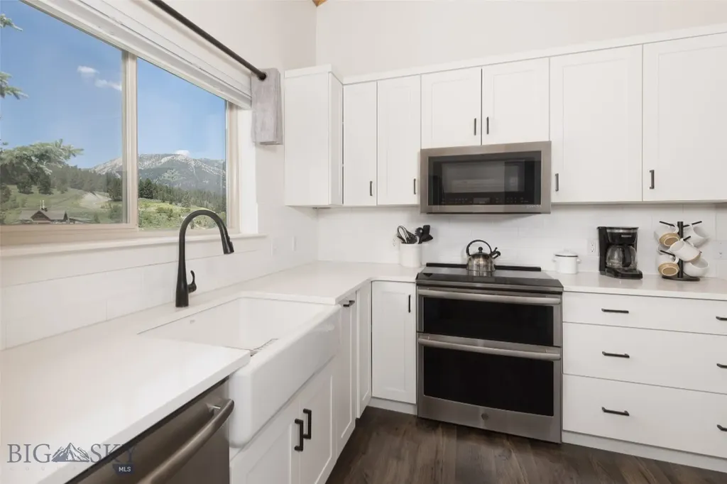 304 Firelight Big Sky MT 59716