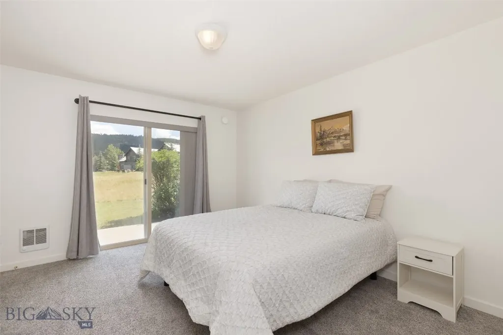 304 Firelight Big Sky MT 59716