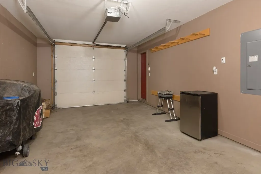 304 Firelight Big Sky MT 59716