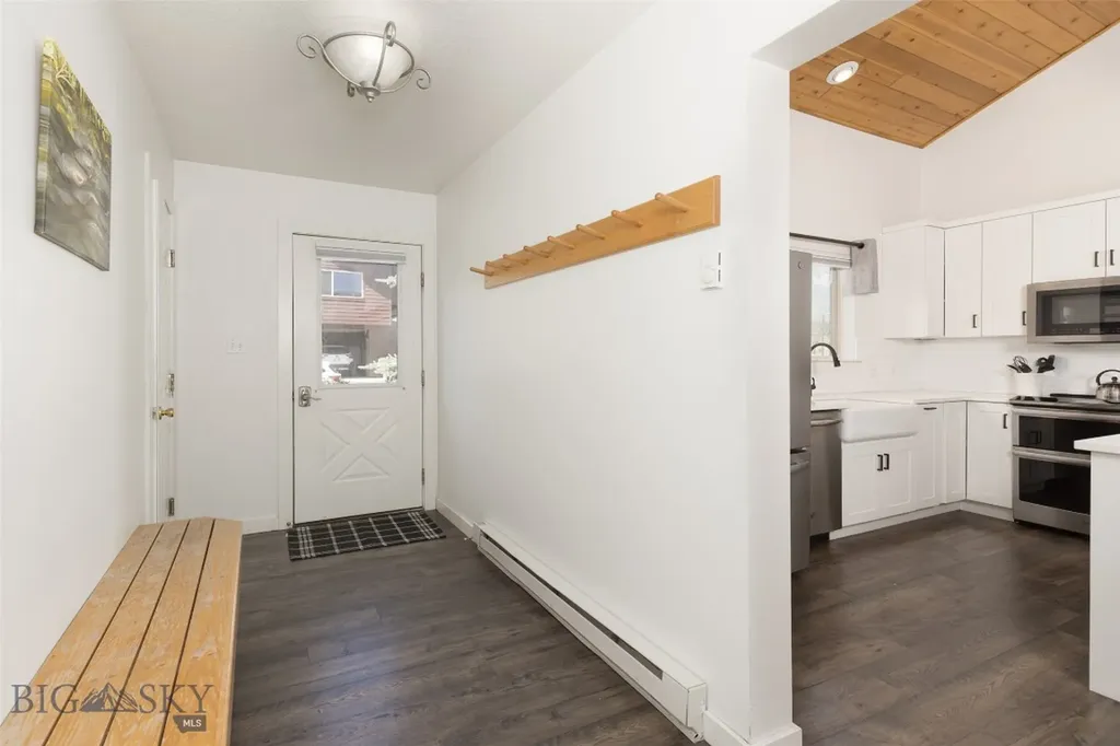 304 Firelight Big Sky MT 59716