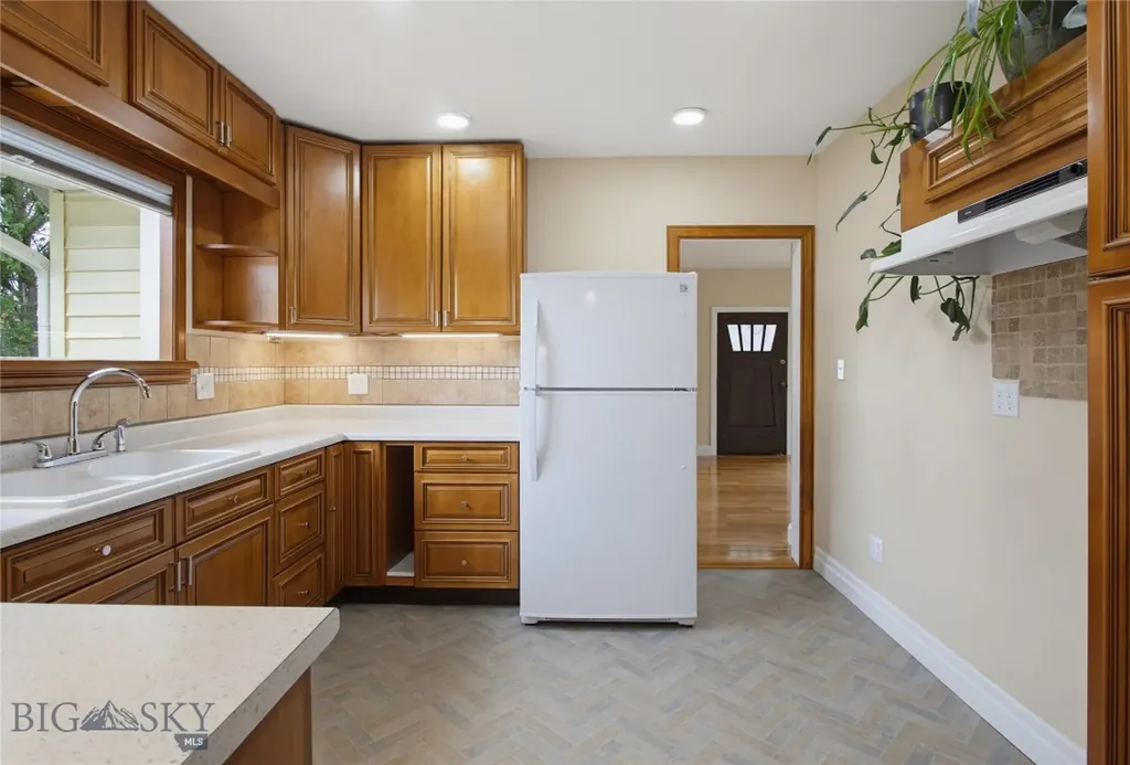 3301 Carter Butte MT 59701