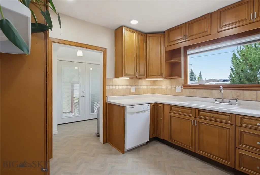 3301 Carter Butte MT 59701
