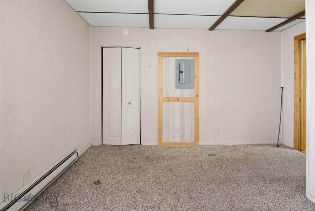 925 W Woolman Butte MT 59701
