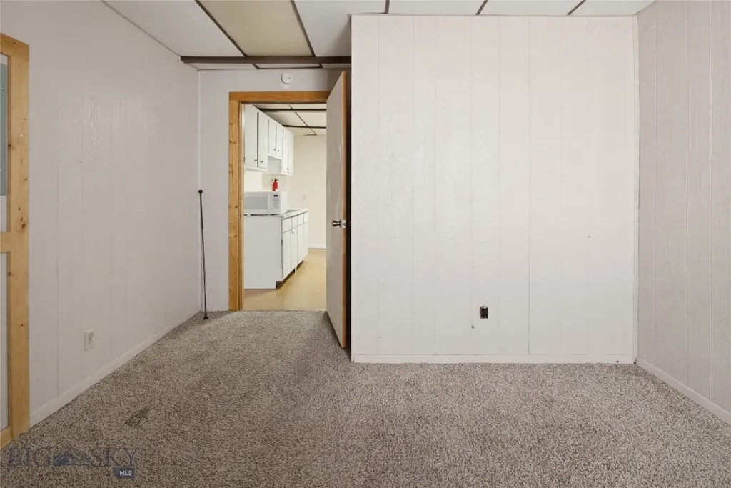925 W Woolman Butte MT 59701
