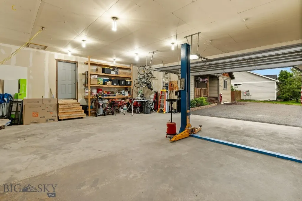 1113 E Gallatin Avenue Belgrade MT 59714