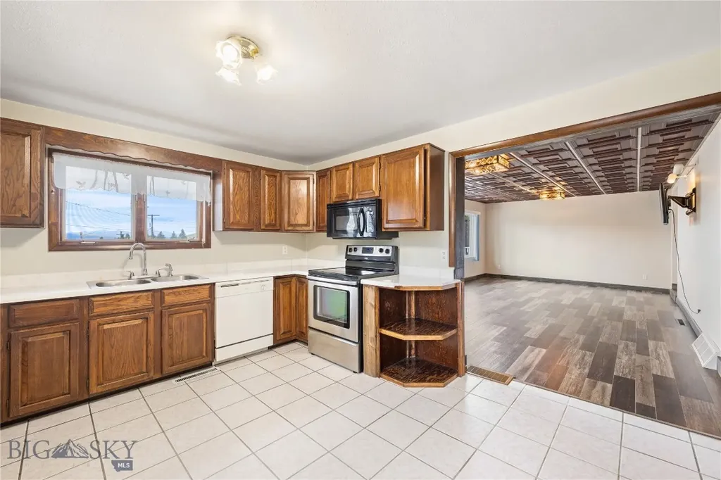 205 Toboggan Street Walkerville MT 59701