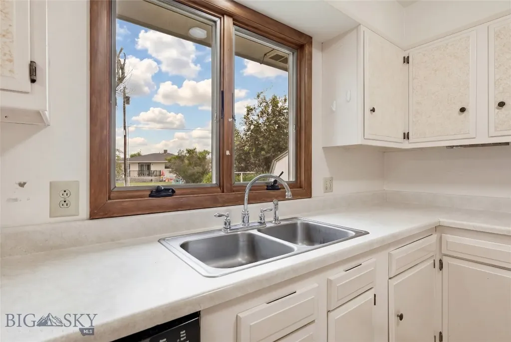 17 N Walnut Street Dillon MT 59725