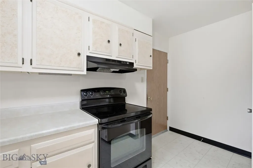 17 N Walnut Street Dillon MT 59725