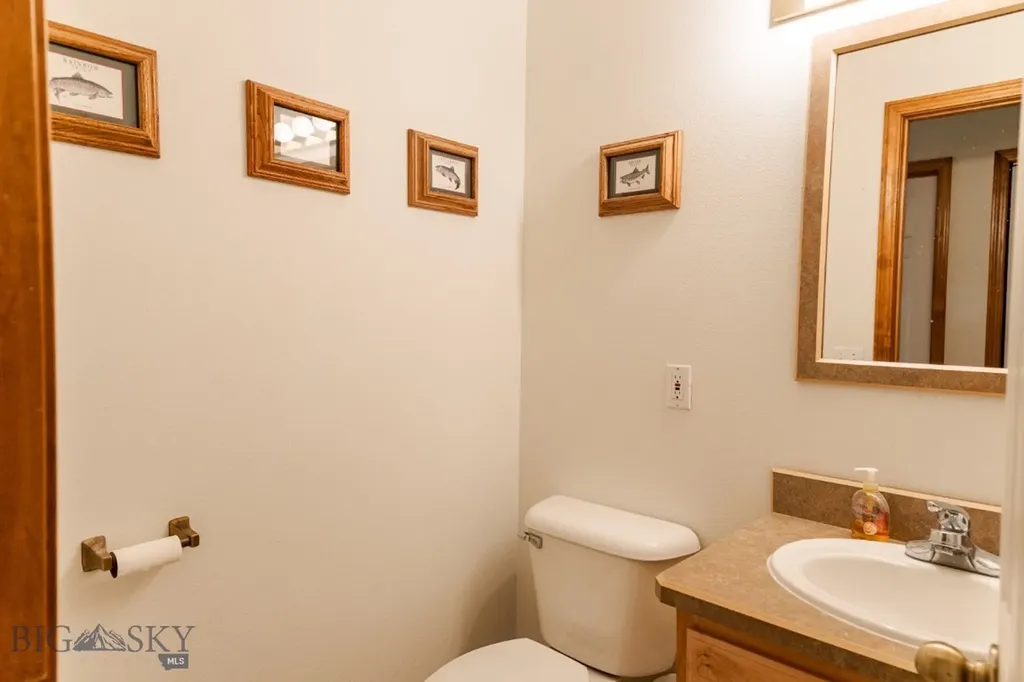 762 Carl Lind Road Fort Smith MT 59035