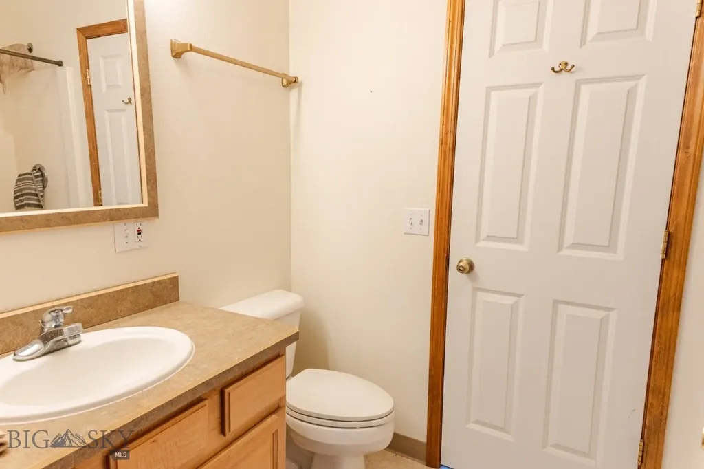 762 Carl Lind Road Fort Smith MT 59035