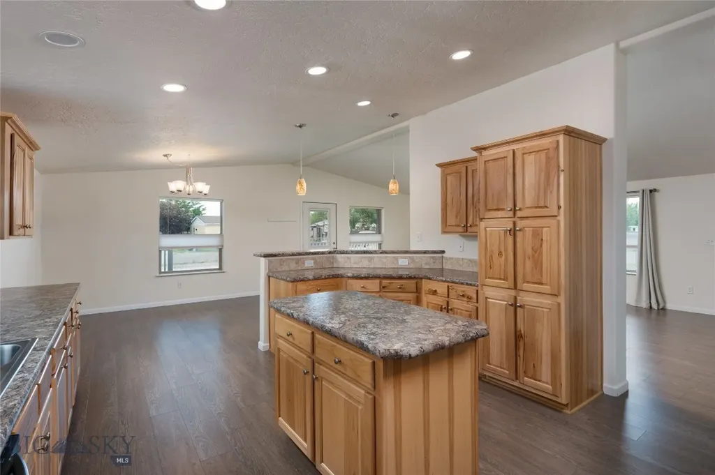 607 Meadow Circle Belgrade MT 59714
