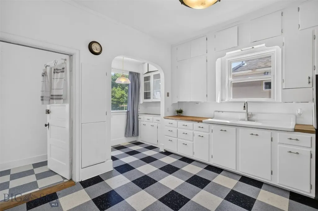 205 Fourth Street Deer Lodge MT 59722
