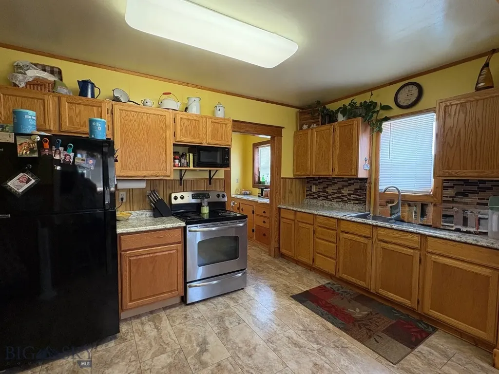 1136 E Glendale Street Dillon MT 59725