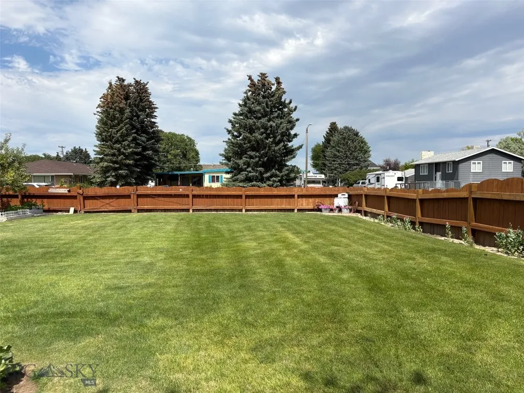1136 E Glendale Street Dillon MT 59725