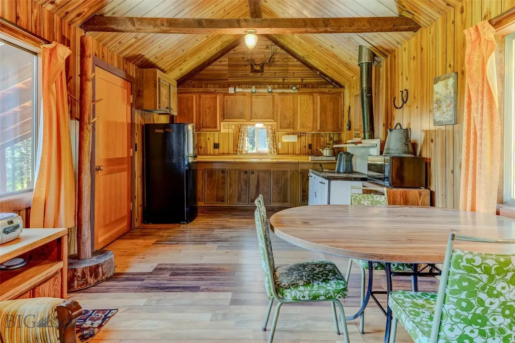 593 Upper Cottonwood Wilsall MT 59086