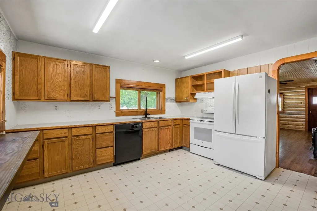 423 S Main Street Three Forks MT 59752