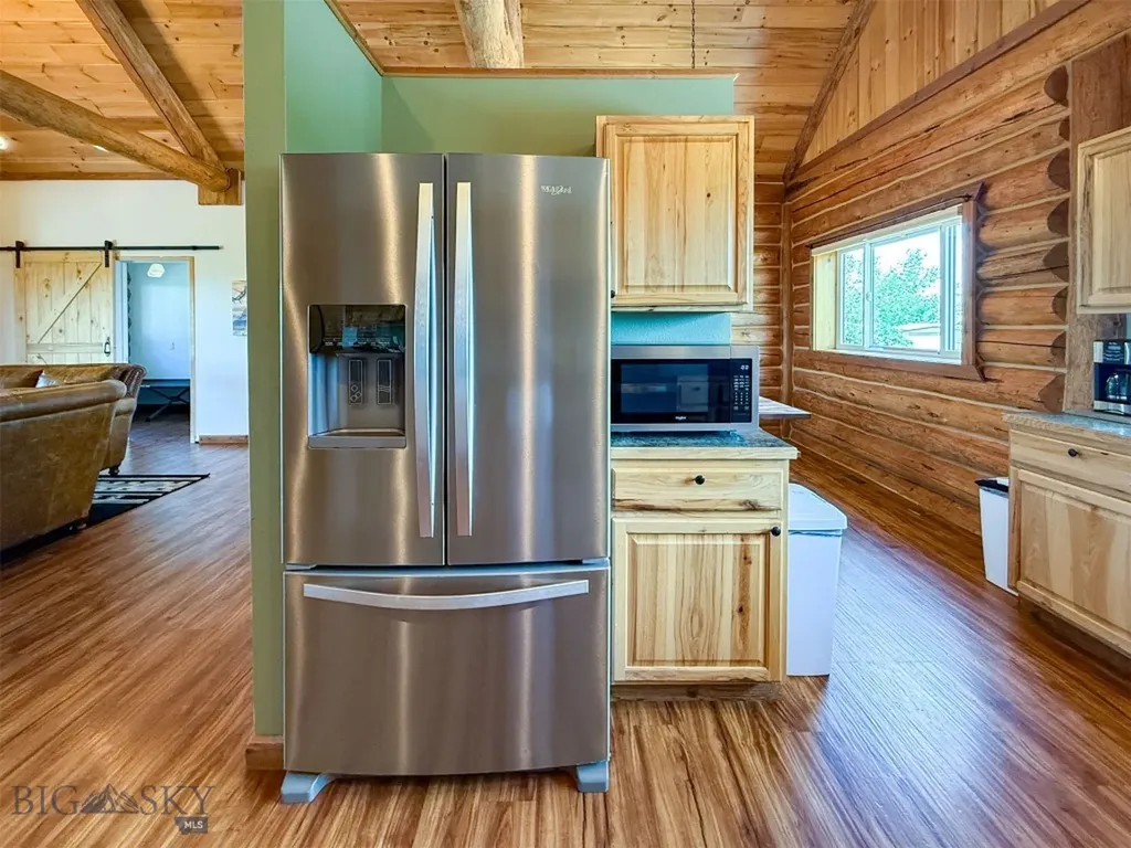 10 Dupuyer Avenue Valier MT 59486
