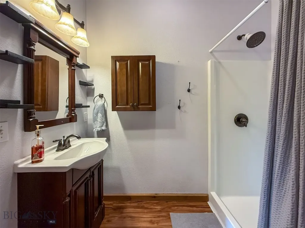 10 Dupuyer Avenue Valier MT 59486