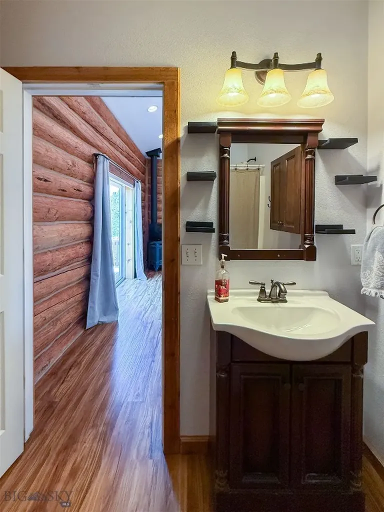 10 Dupuyer Avenue Valier MT 59486
