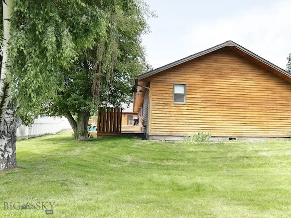110 Claggett Butte MT 59722