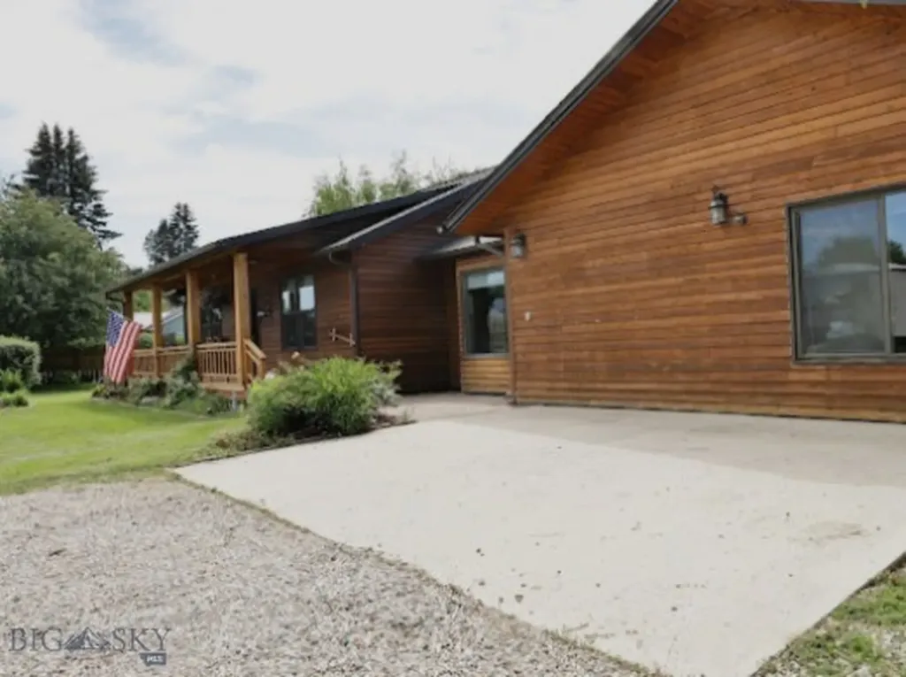 110 Claggett Butte MT 59722