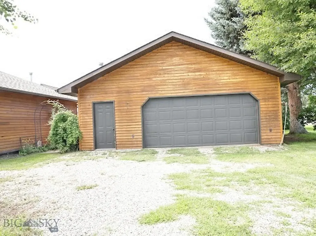 110 Claggett Butte MT 59722